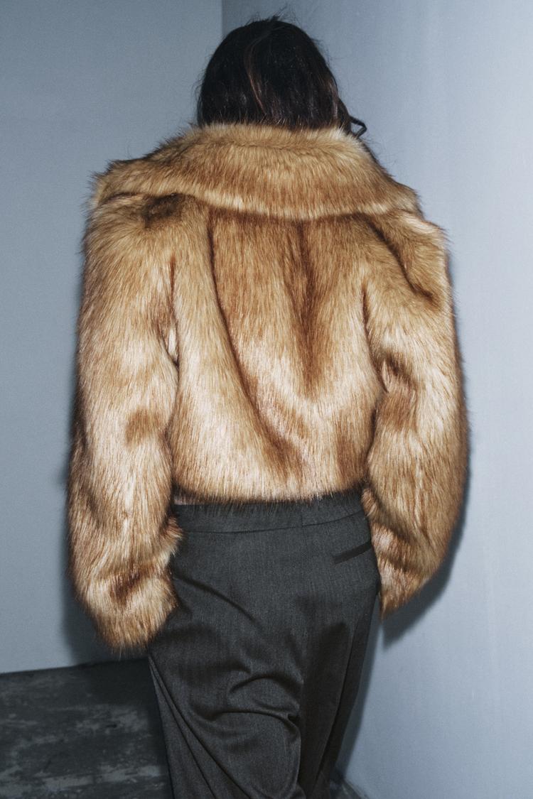 VESTE COURTE EFFET FOURRURE
